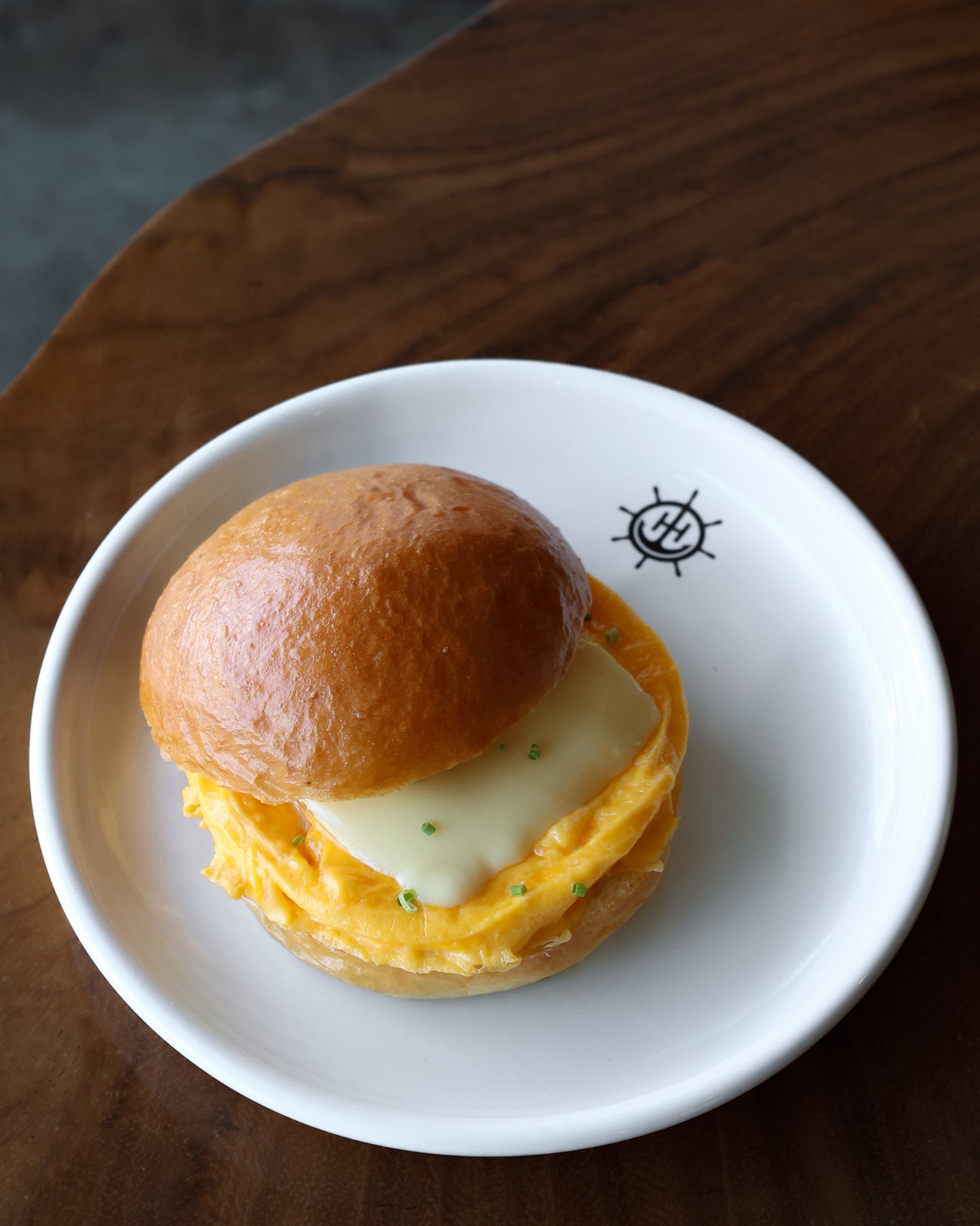 Scrambled egg brioche bun