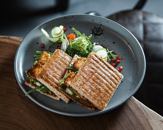 Caramelized Halloumi Sandwich